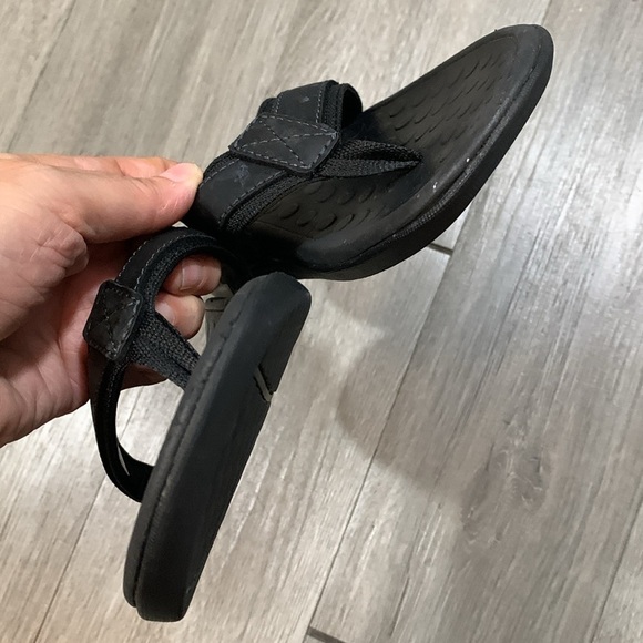Vionic Black Thong Style Flip-Flop Sandals‎ size 7 main image 9